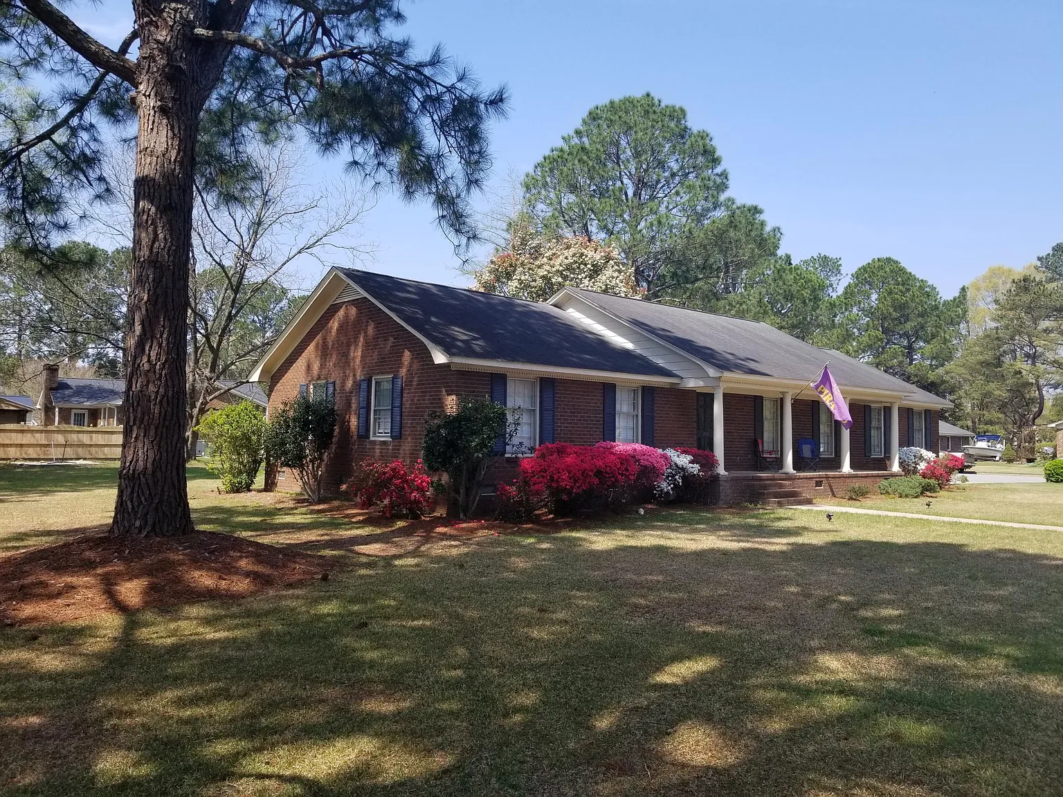 208 Tuckahoe Dr — Photo 1