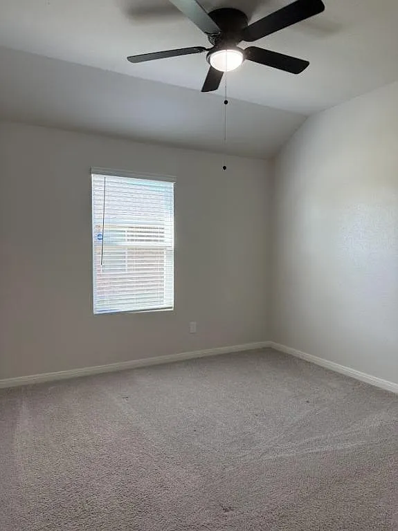 529 Jameson — Photo 3