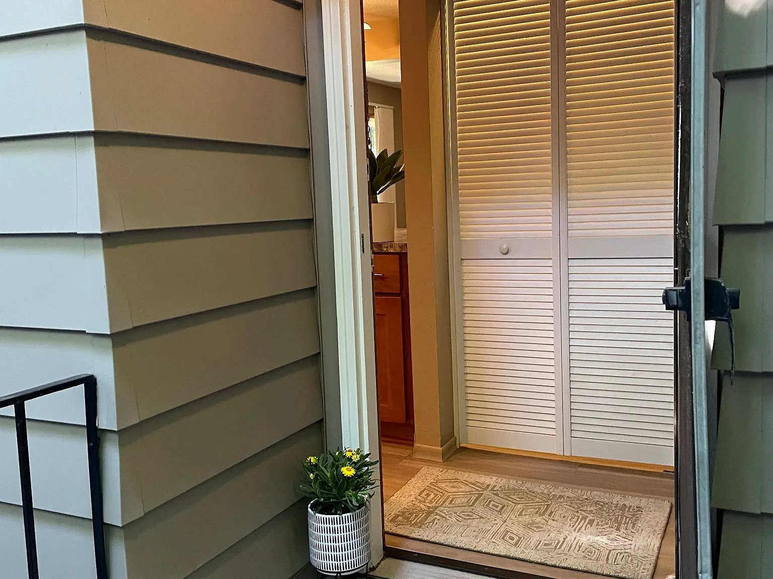 1515 SW 18th Avenue — Photo 1