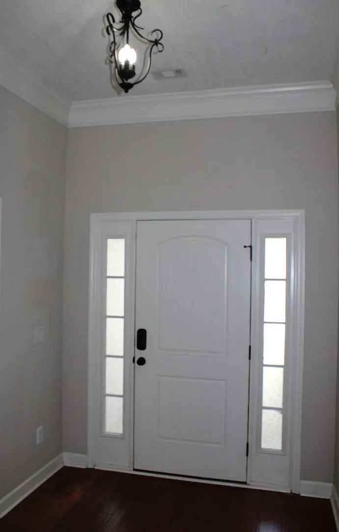 3 Bedroom 2 Bath Hayne's Station! — Photo 3