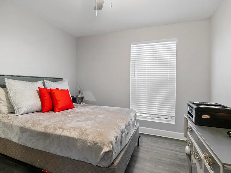 648 E Tam Oshanter Dr — Photo 17