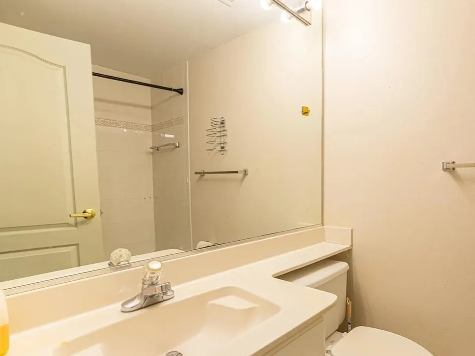 2180 Country Club Dr #219