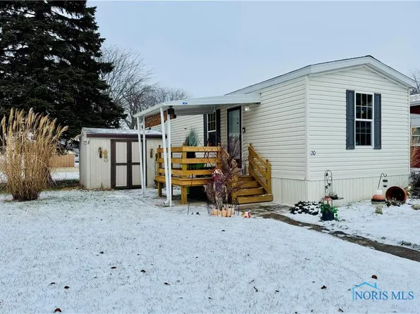 800 Woodward Ave #20, Fostoria, OH 44830