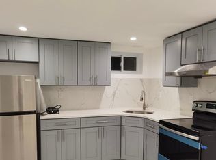 7621 172nd St, Fresh Meadows, NY 11366