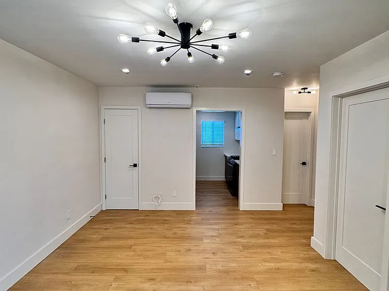 121 Ximeno Ave #6 — Photo 3