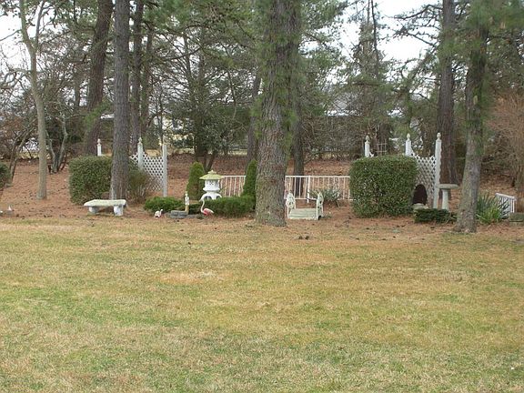 3rd image of 44 Gorginio Dr