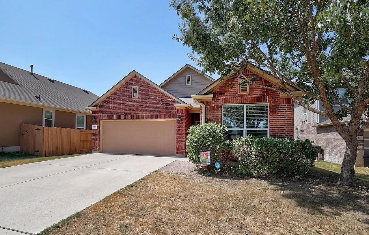 3 bed, 2.0 bath, 1721 sqft, $2,325 — Photo 2