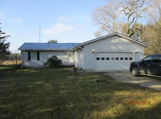 2082 S Greenville Rd, Greenville, MI 48838