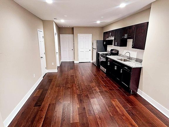 4th image of 611 N Carey St #C
