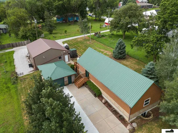 309 E D St, Elmwood, NE 68349