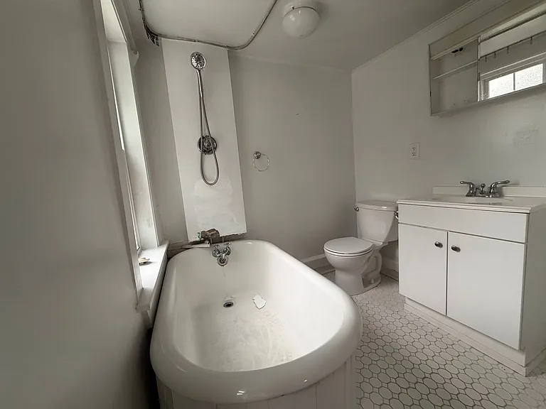 5 Blossom St — Photo 10