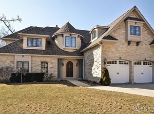 211 Lockerbie Ln, Wilmette, IL 60091