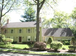 2 Liberty Ln, Lynnfield, MA 01940