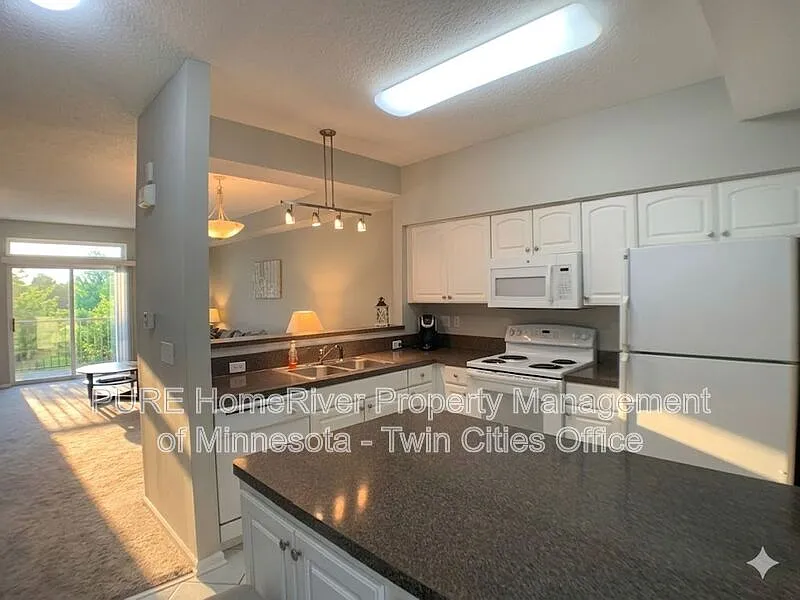 2 bed, 3.0 bath, 1965 sqft, $2,299 — Photo 3