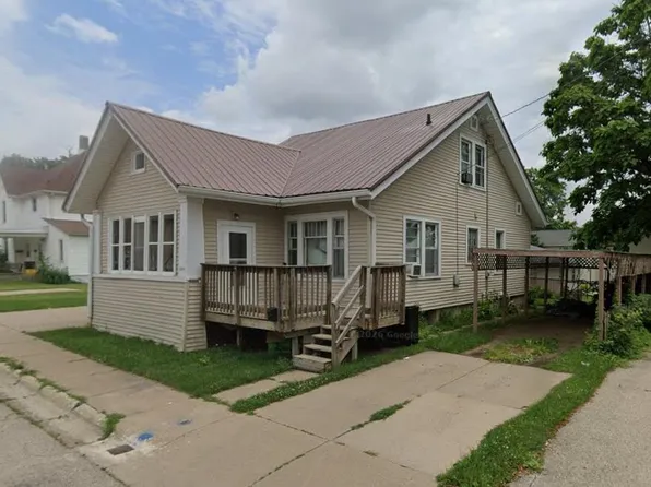 245 N Bonson St, Platteville, WI 53818