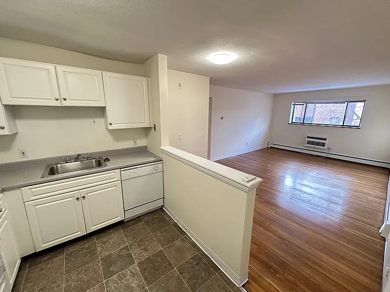 20 Riverside St #2-3 — Photo 1