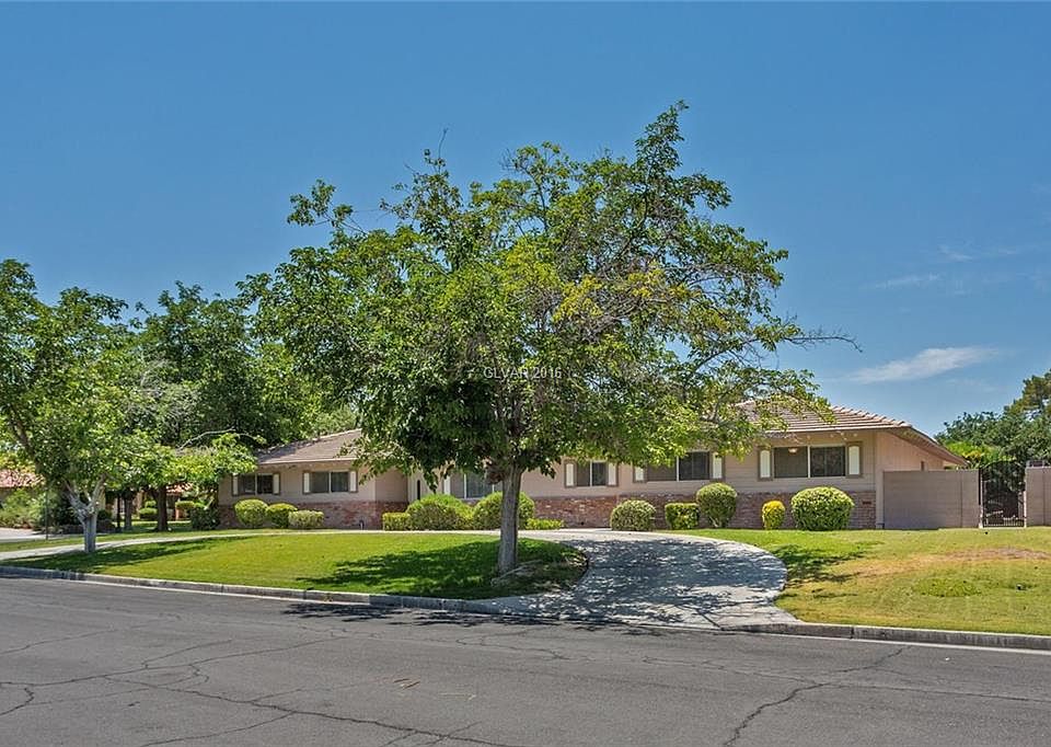 1st image of 4237 E Pinecrest Cir