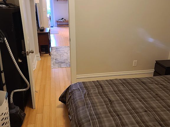 5th image of 1235 Gerrard St E #B