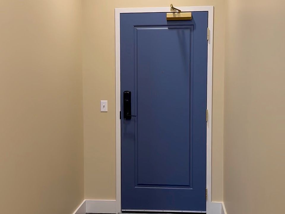 2nd image of 725 Jefferson Ave #204