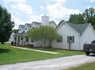 504 Old Snow Hill Rd, Smithville, TN 37166