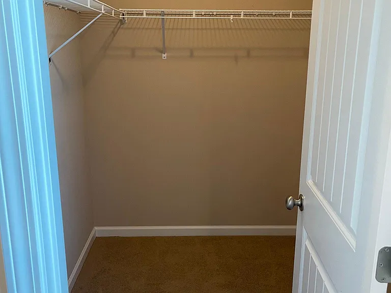 204 Williamsburg Cir — Photo 11