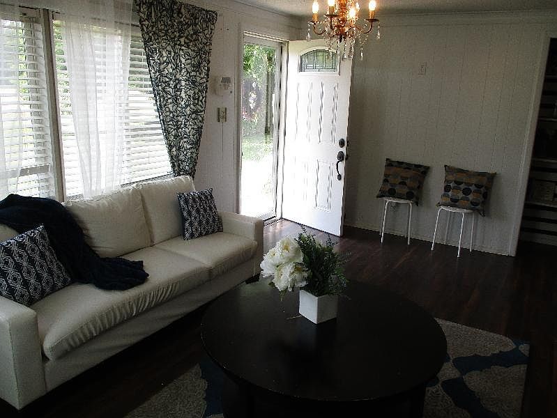 2nd image of 27279 Saxis Rd