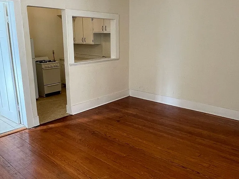 2336-40 Wirth Pl #2340 — Photo 3
