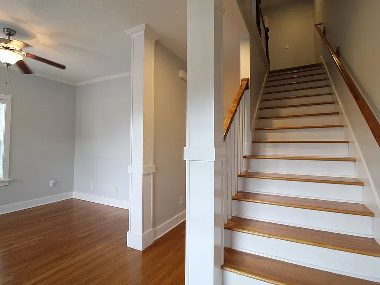 3733 Thompson Cir — Photo 4
