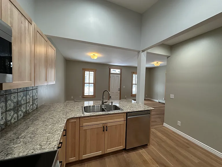 902 Rose St — Photo 10