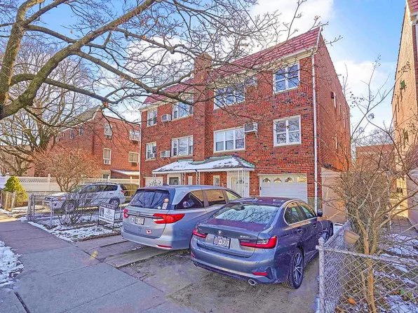 72-10 Ditmars Blvd, East Elmhurst, NY 11370