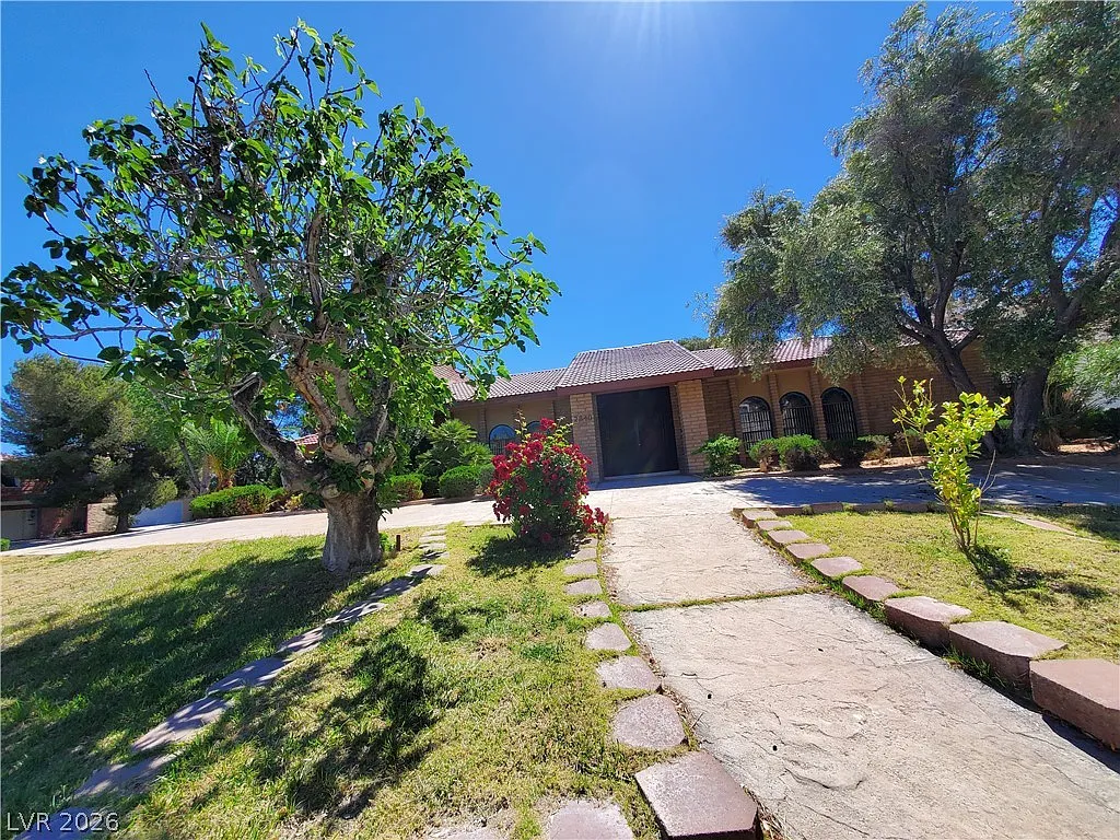 2 bed, 3.5 bath, 4840 sqft, $3,900 — Photo 4