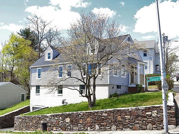 3rd image of 40 Perkins St