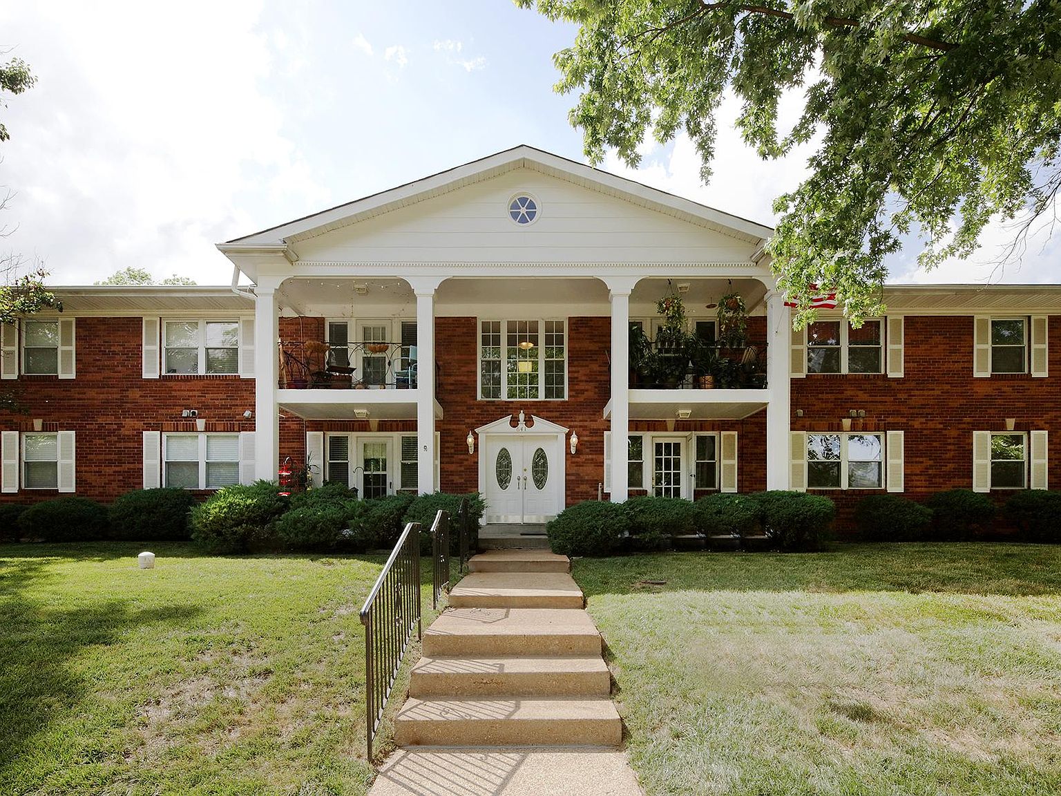 629 Broadmoor Dr APT D, Chesterfield, MO 63017 Zillow