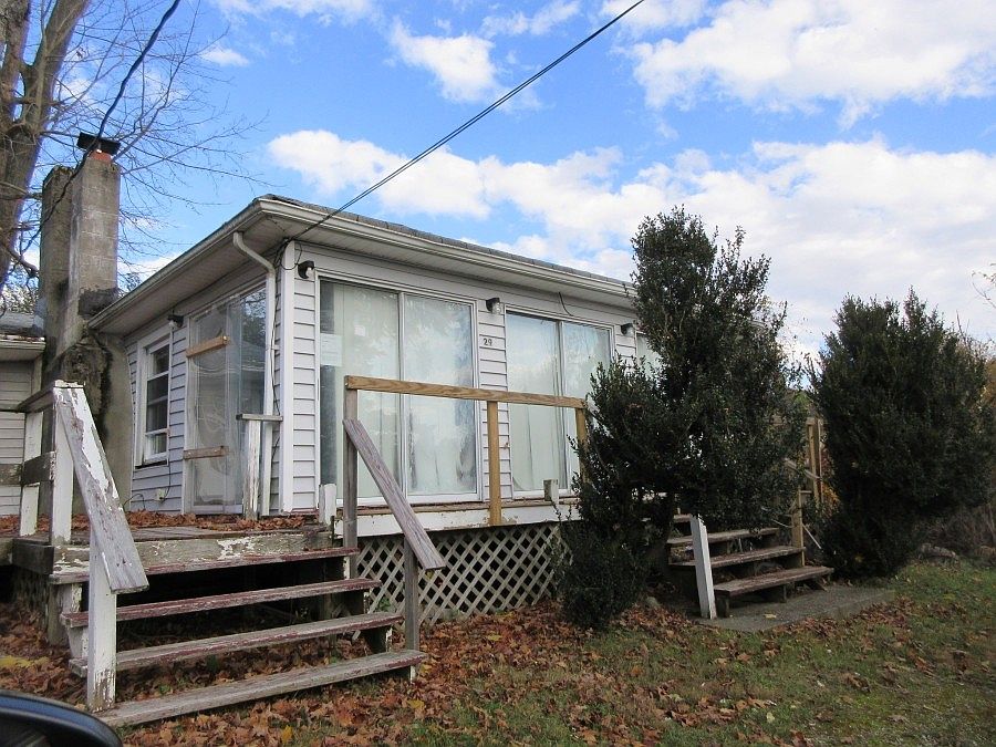 1st image of 29 Champlain Dr