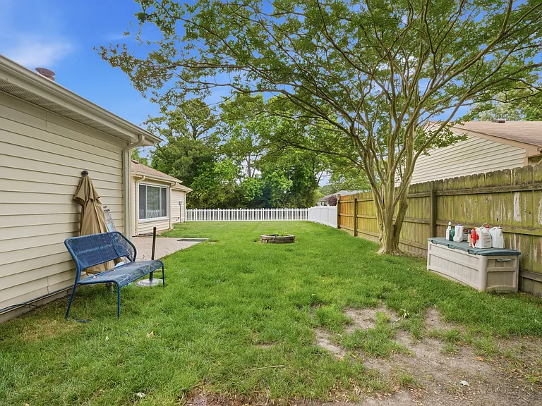 2252 Newstead Dr — Photo 38