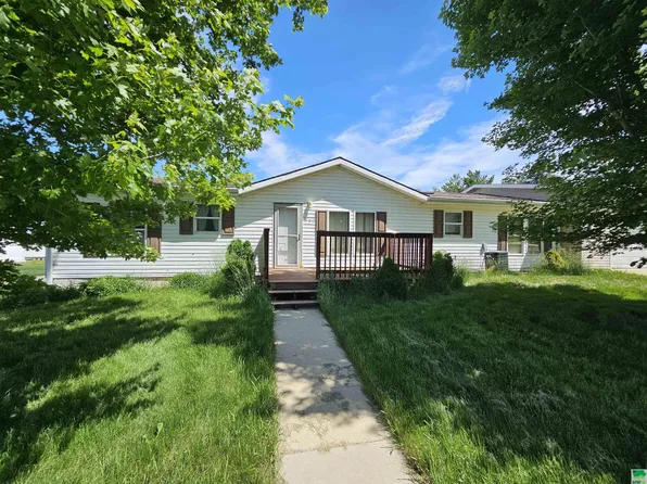 504 Birch St, Schleswig, IA 51461