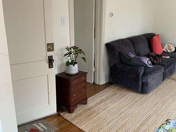 3rd image of 116 Des Plaines Ave APT 2