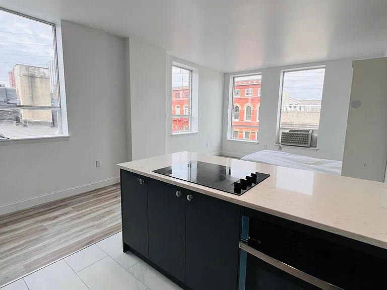94 Washington St #28 — Photo 2