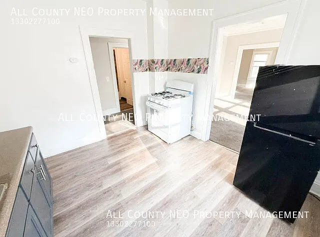 2-bed, 1-bath home located in the Mt. Pleasant neighborhood! — Photo 2