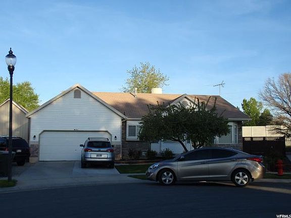 3rd image of 8393 S Dunlop Ct