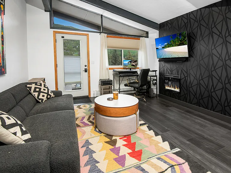 2059 Chamonix Ln #3 — Photo 8