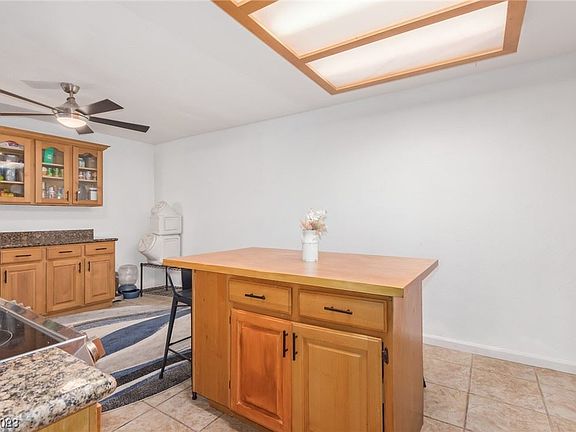 5th image of 5071 Village Dr