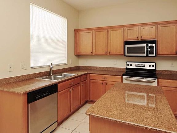 3rd image of 7907 Stoney Hill Dr