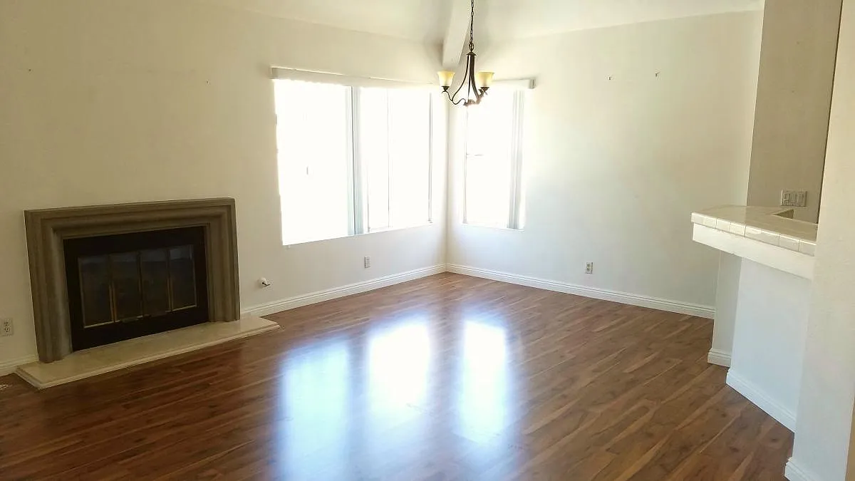 2 bed, 1100 sqft, $3,395 — Photo 2