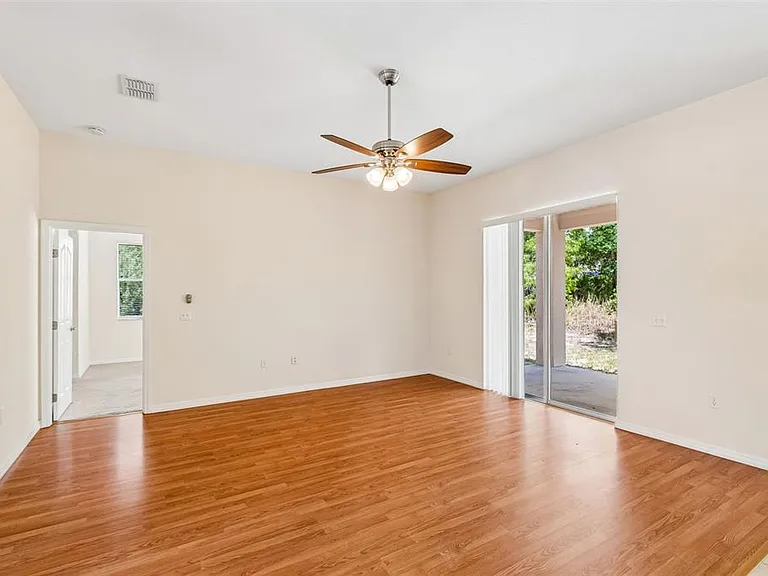 37 Greenpark Blvd — Photo 16