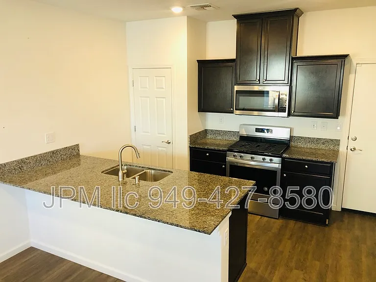 537 Autumn Breeze Cir — Photo 5
