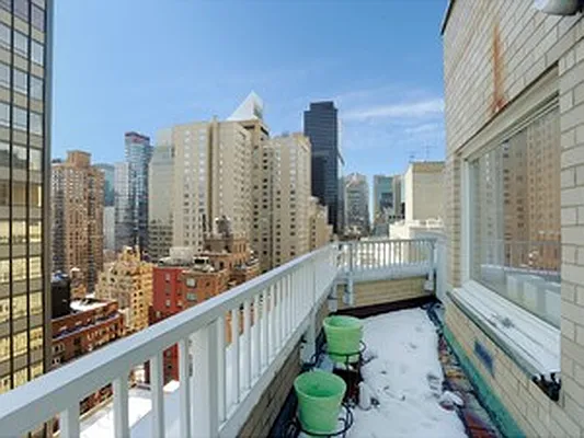 Sold by Corcoran | media 25