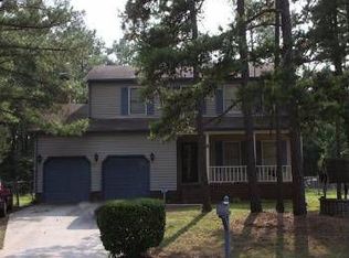 8 Chanter Ct, Durham, NC 27705