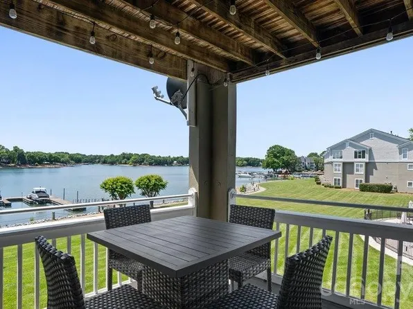 1338 Torrence Cir, Davidson, NC 28036