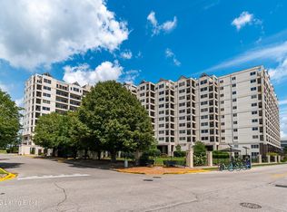 1 Riverpointe Plz APT 405, Jeffersonville, IN 47130